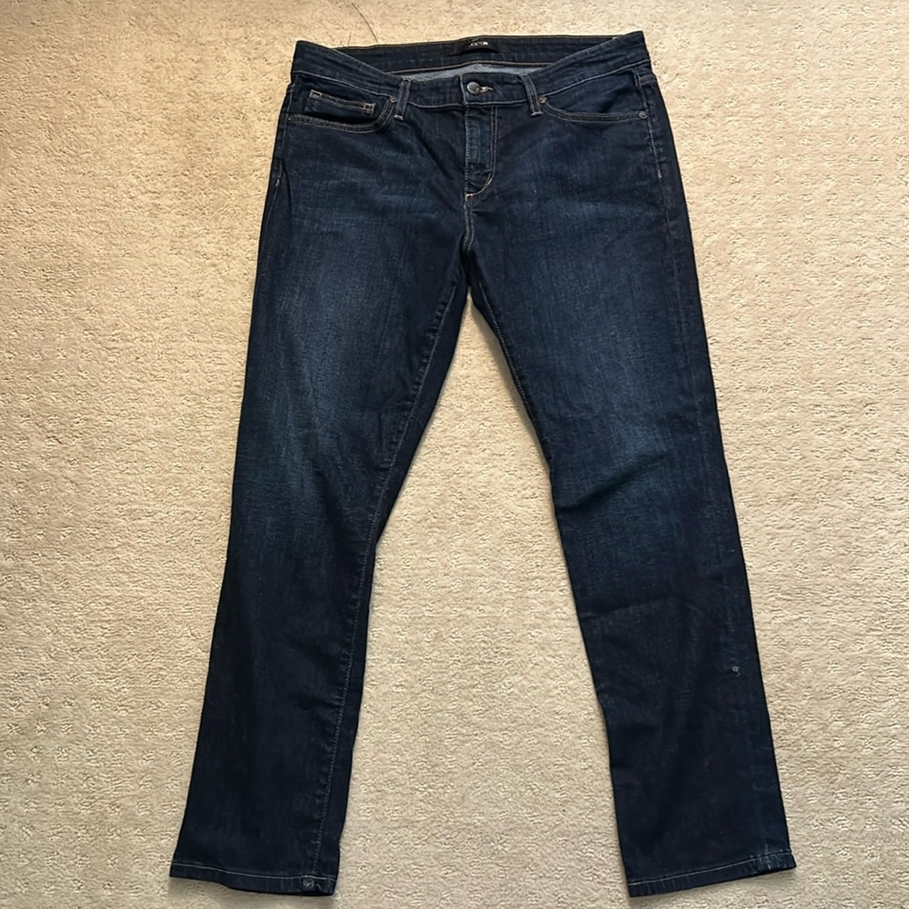 Joe’s Women’s jeans, medium/dark wash, size 32, inseam 28, style Maven